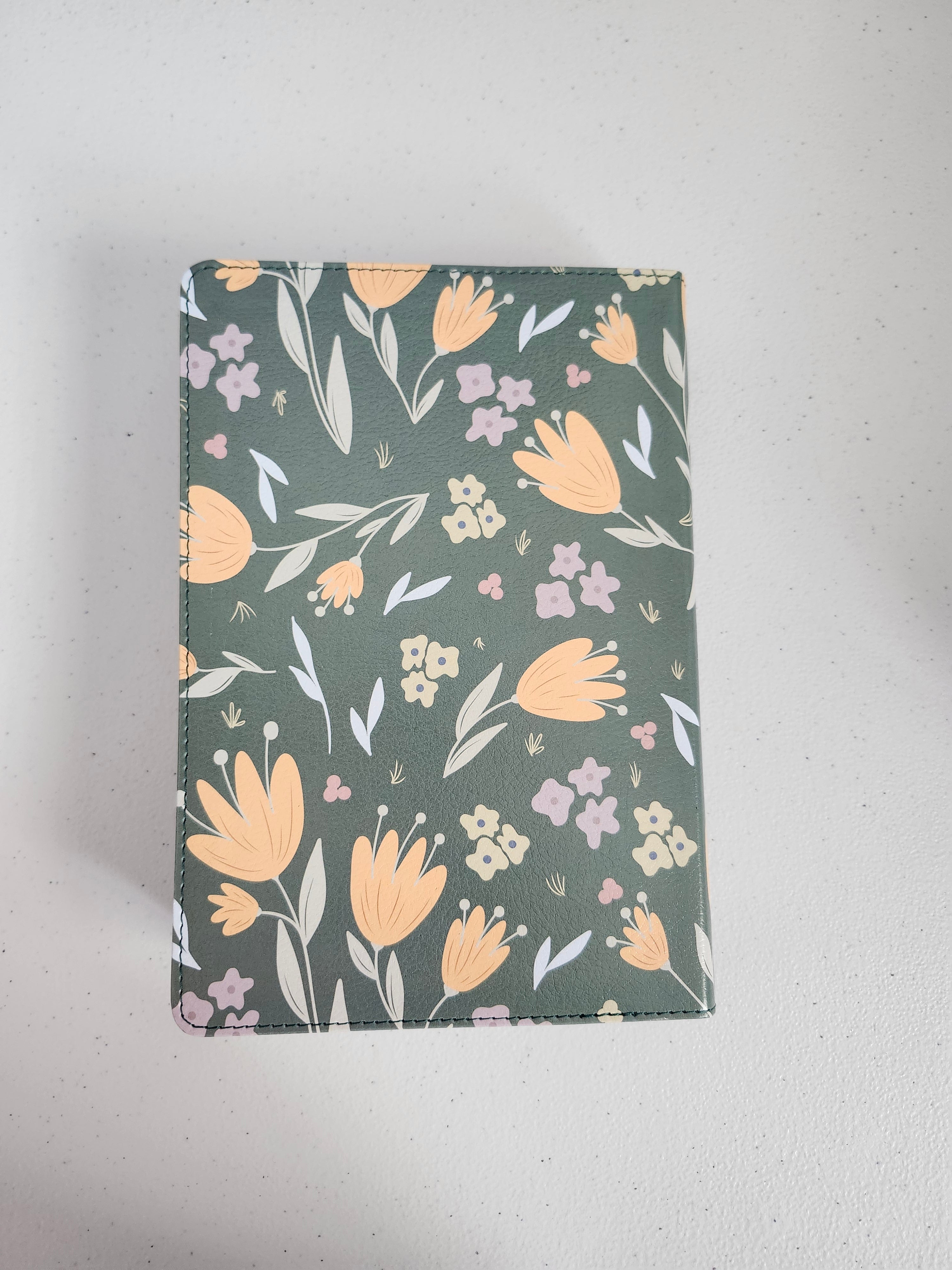 💜 Biblia práctica, hermosa y fácil de llevar (flores)